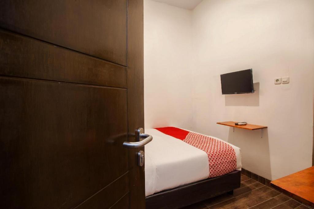 Oyo 2720 Sutomo Inn Medan Esterno foto