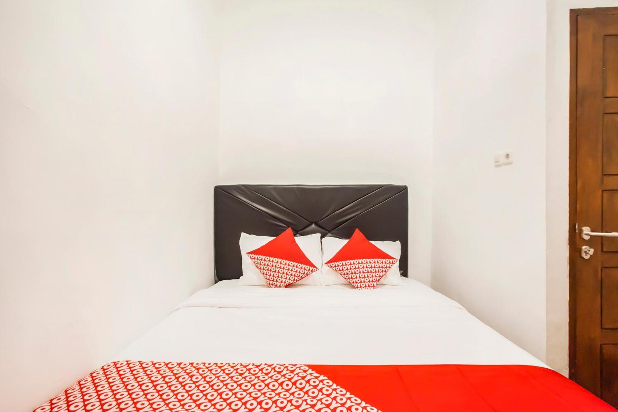 Oyo 2720 Sutomo Inn Medan Esterno foto