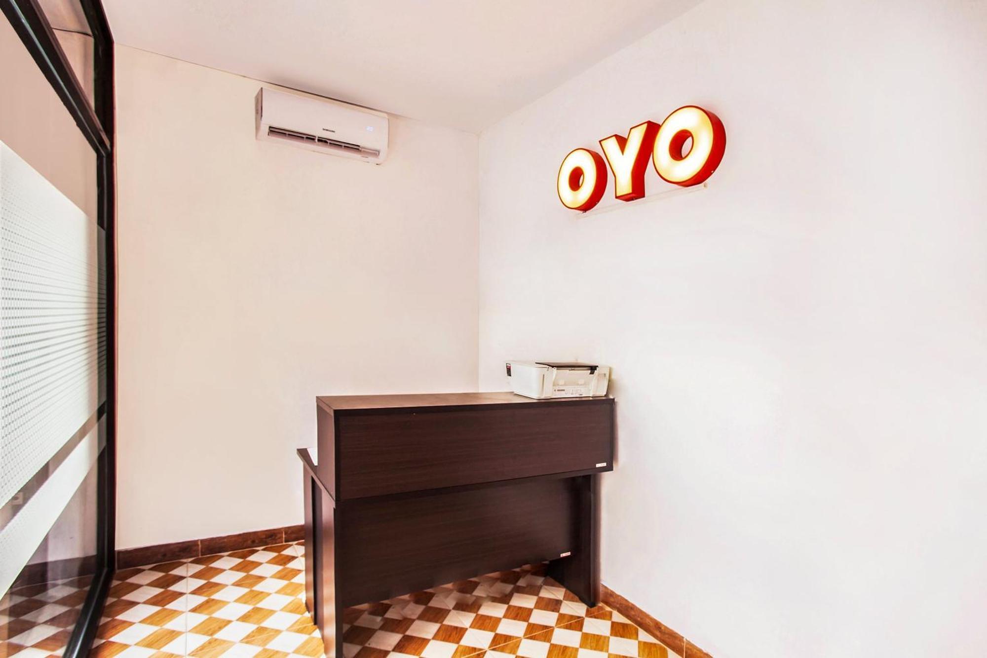 Oyo 2720 Sutomo Inn Medan Esterno foto