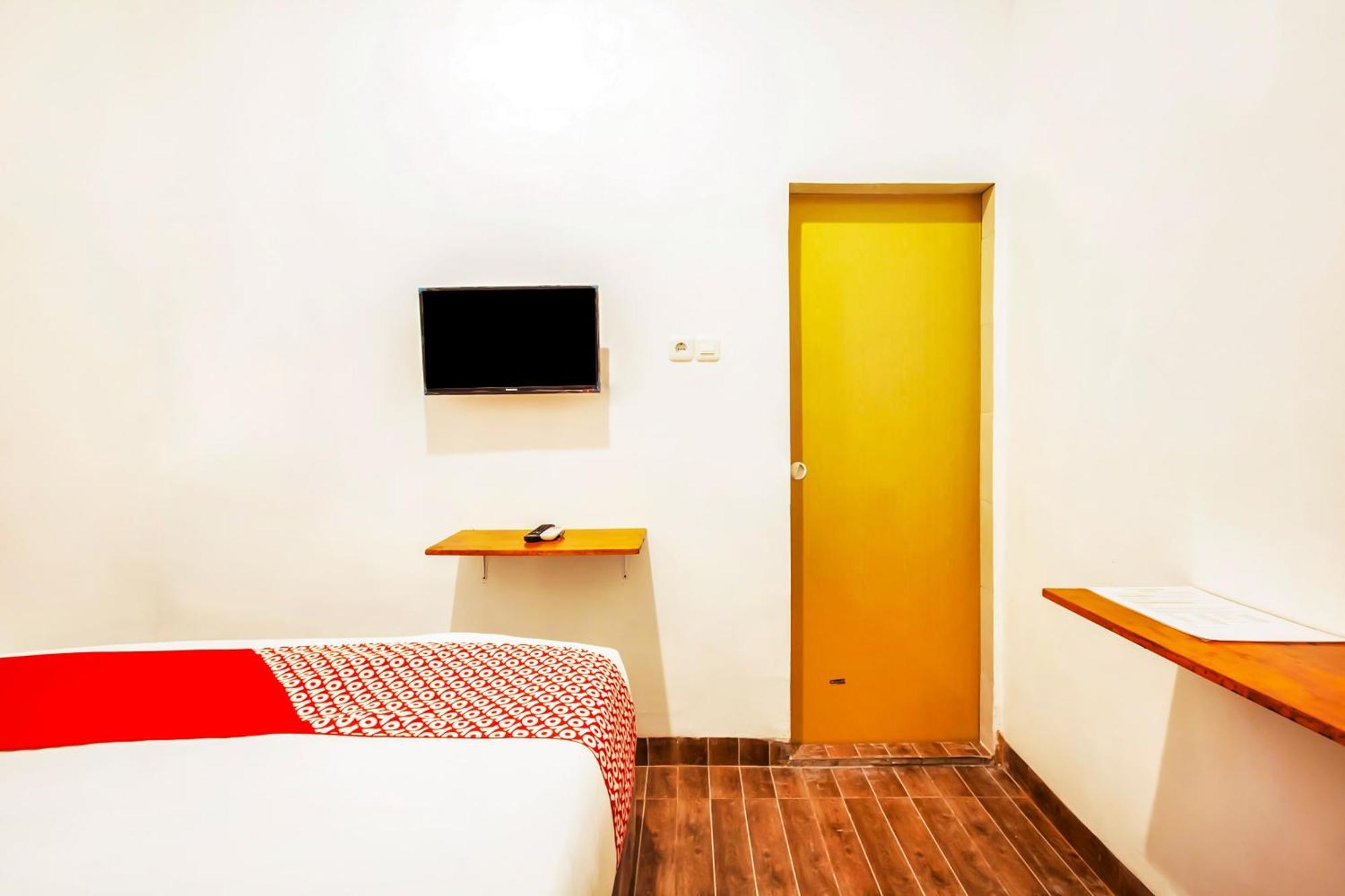 Oyo 2720 Sutomo Inn Medan Esterno foto