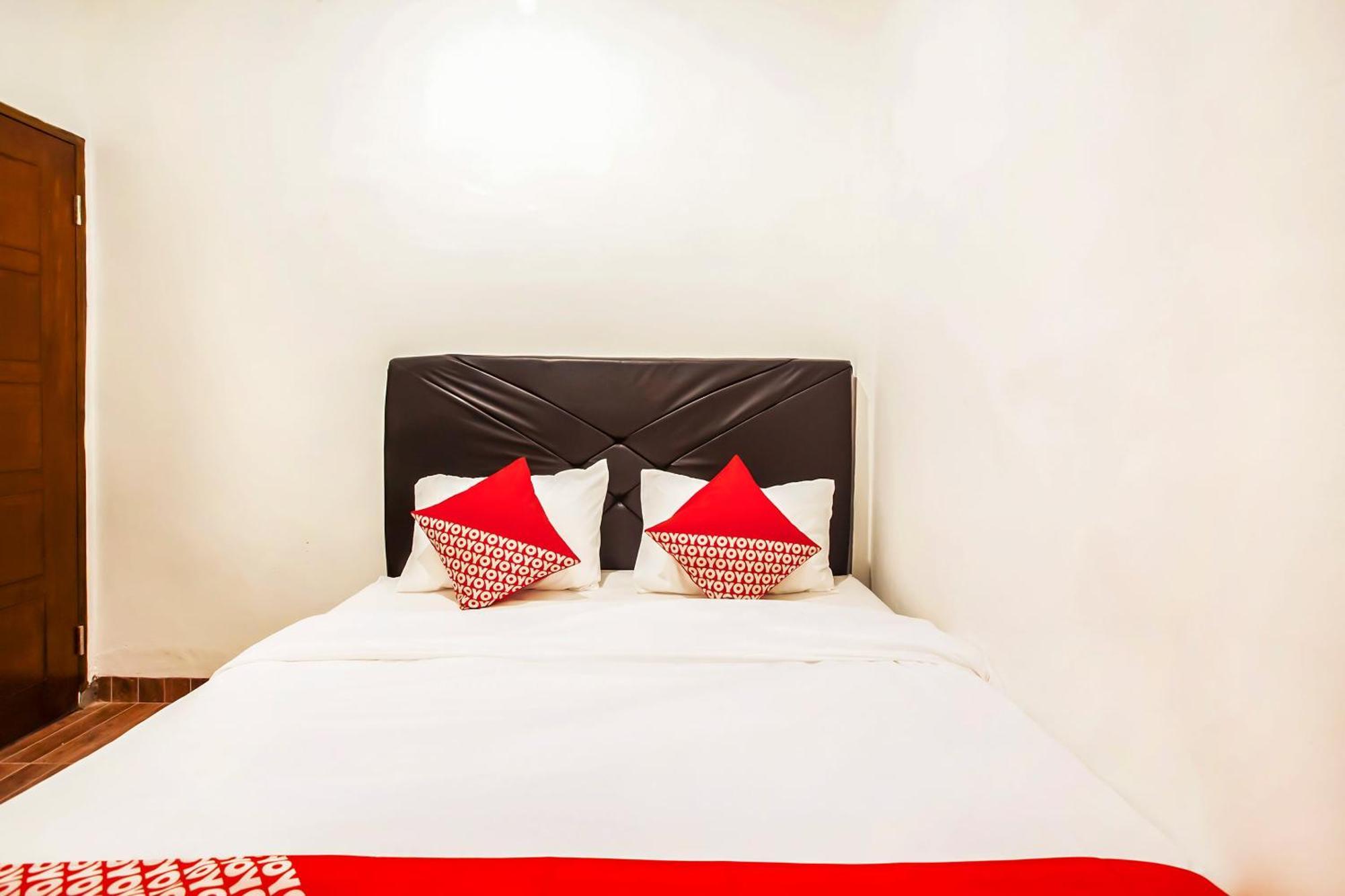 Oyo 2720 Sutomo Inn Medan Esterno foto