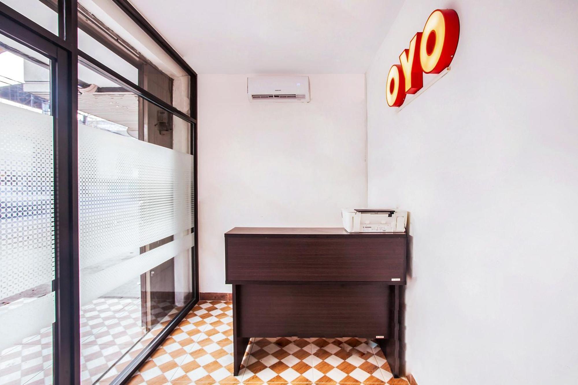 Oyo 2720 Sutomo Inn Medan Esterno foto
