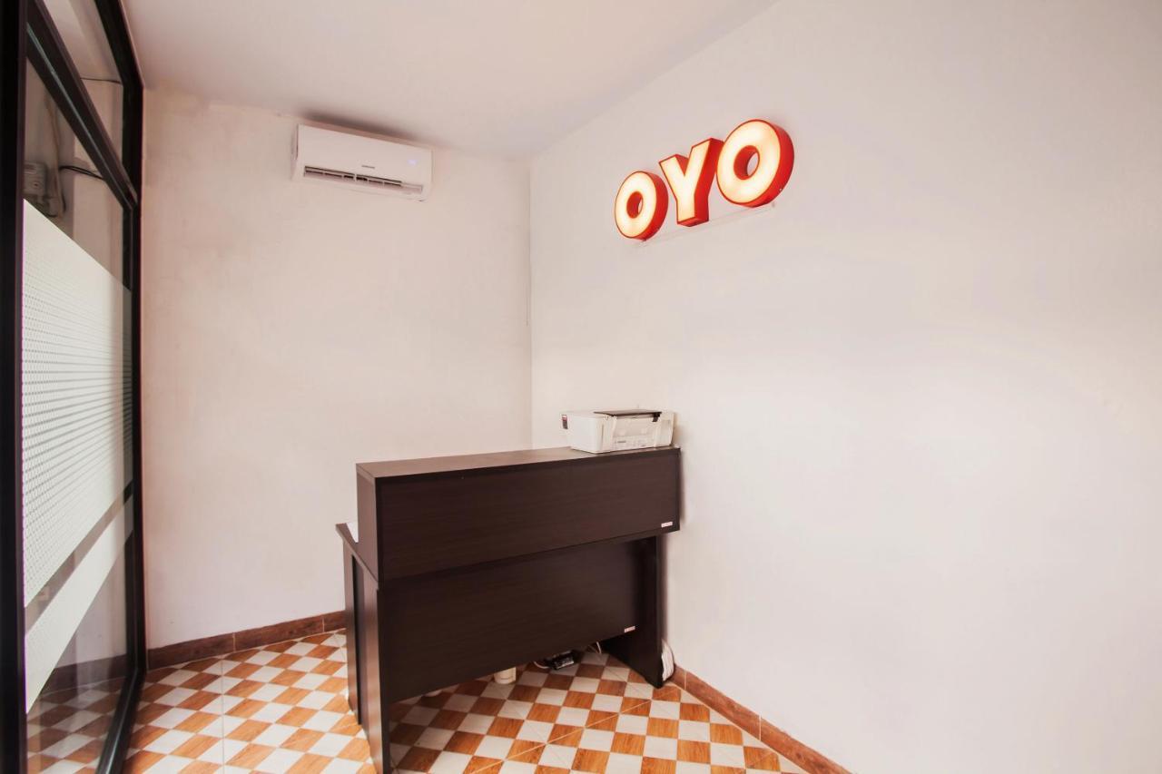 Oyo 2720 Sutomo Inn Medan Esterno foto